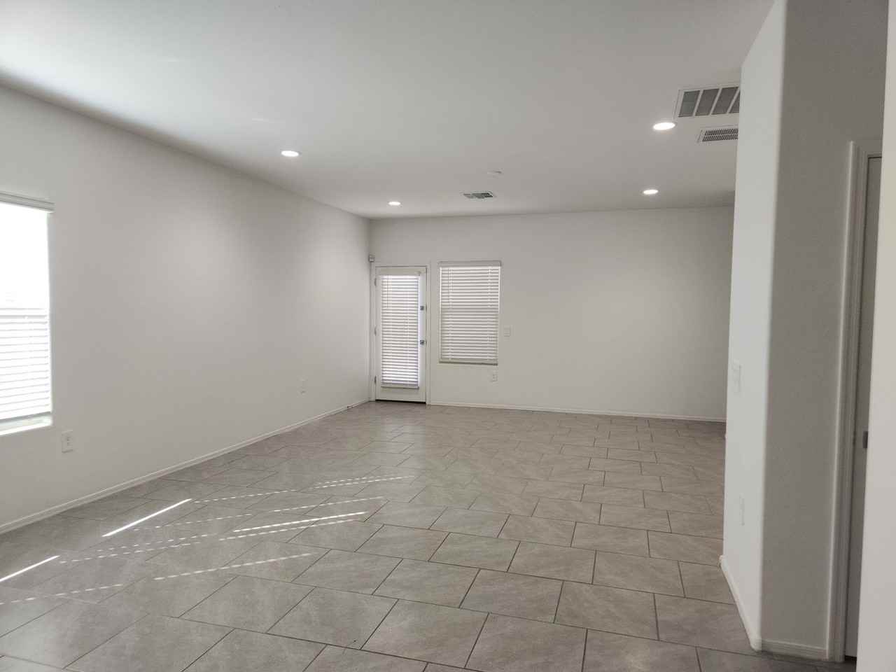 3463 N Kellen Canyon Ct - Photo 7 of 35