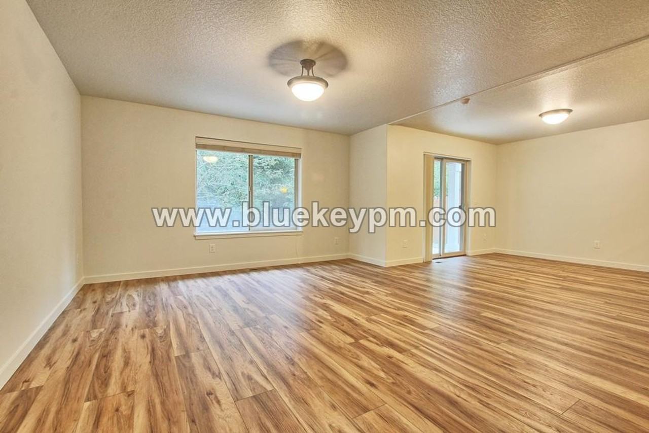 121 N 42nd Pl - Photo 2 of 13