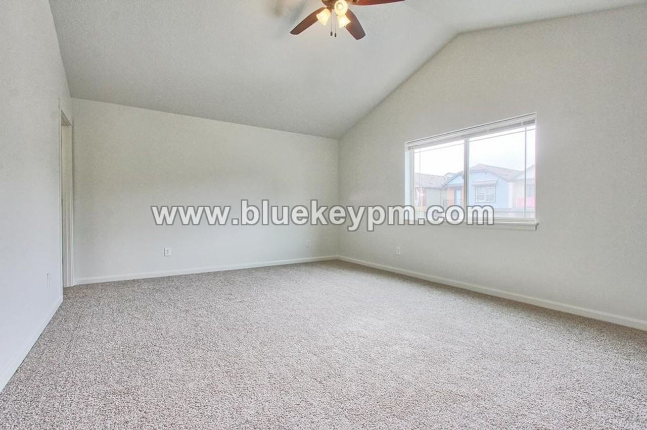 121 N 42nd Pl - Photo 7 of 13