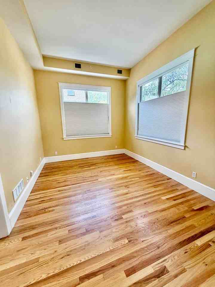 424 E 1st Ave - Photo 3 of 19