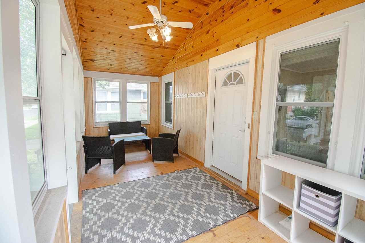 610 Lyndale St - Photo 2 of 24