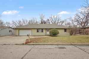 featured image of 2817 Arbor Dr