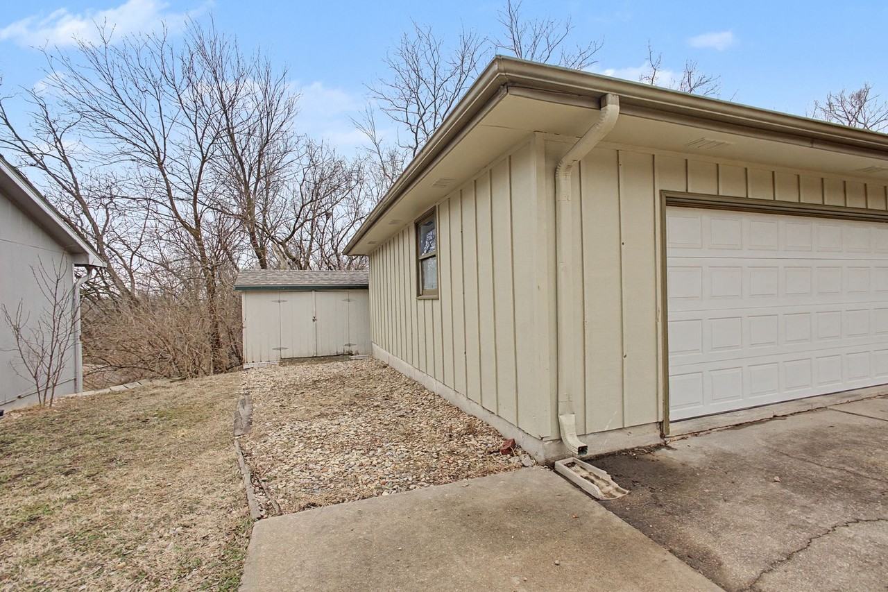 2817 Arbor Dr - Photo 3 of 25