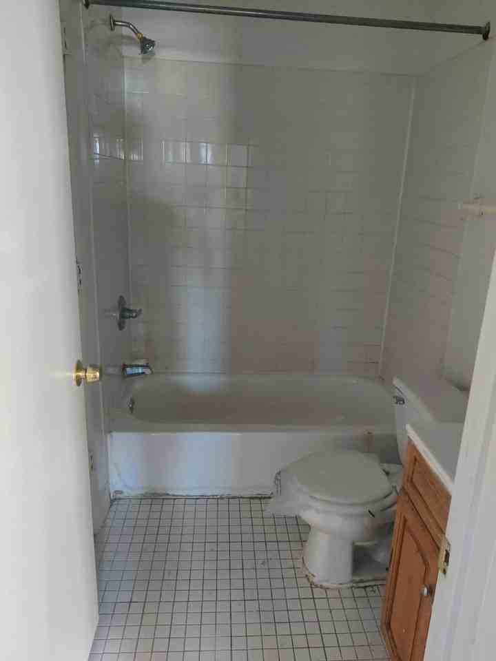 922 Belmont Ave - Photo 4 of 4