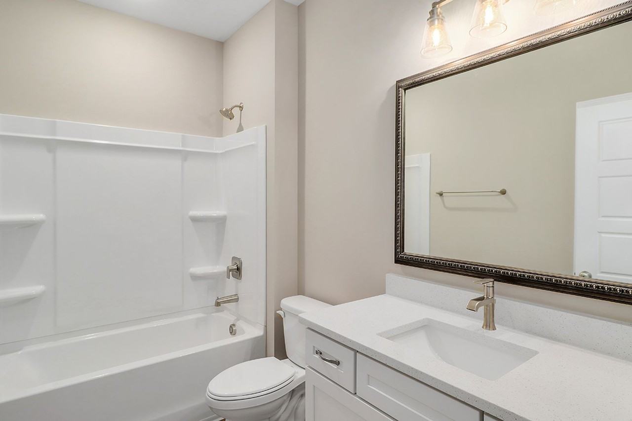 204 Pineland Dr - Photo 6 of 50