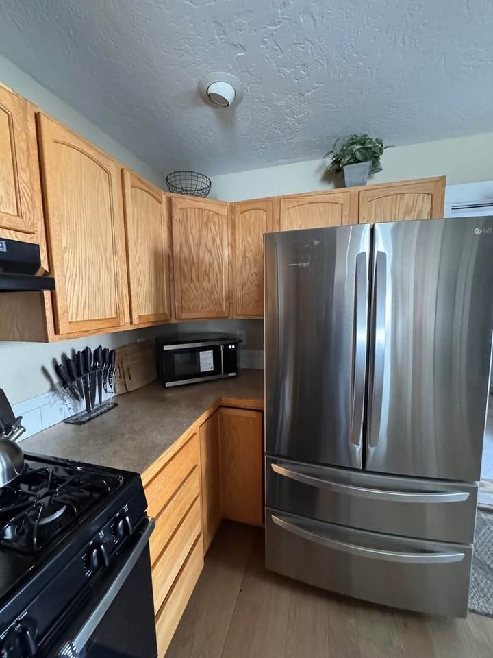329 S Cole Ave - Photo 5 of 15