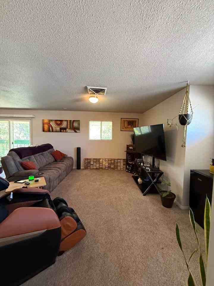 228 Auburn Dr - Photo 5 of 15