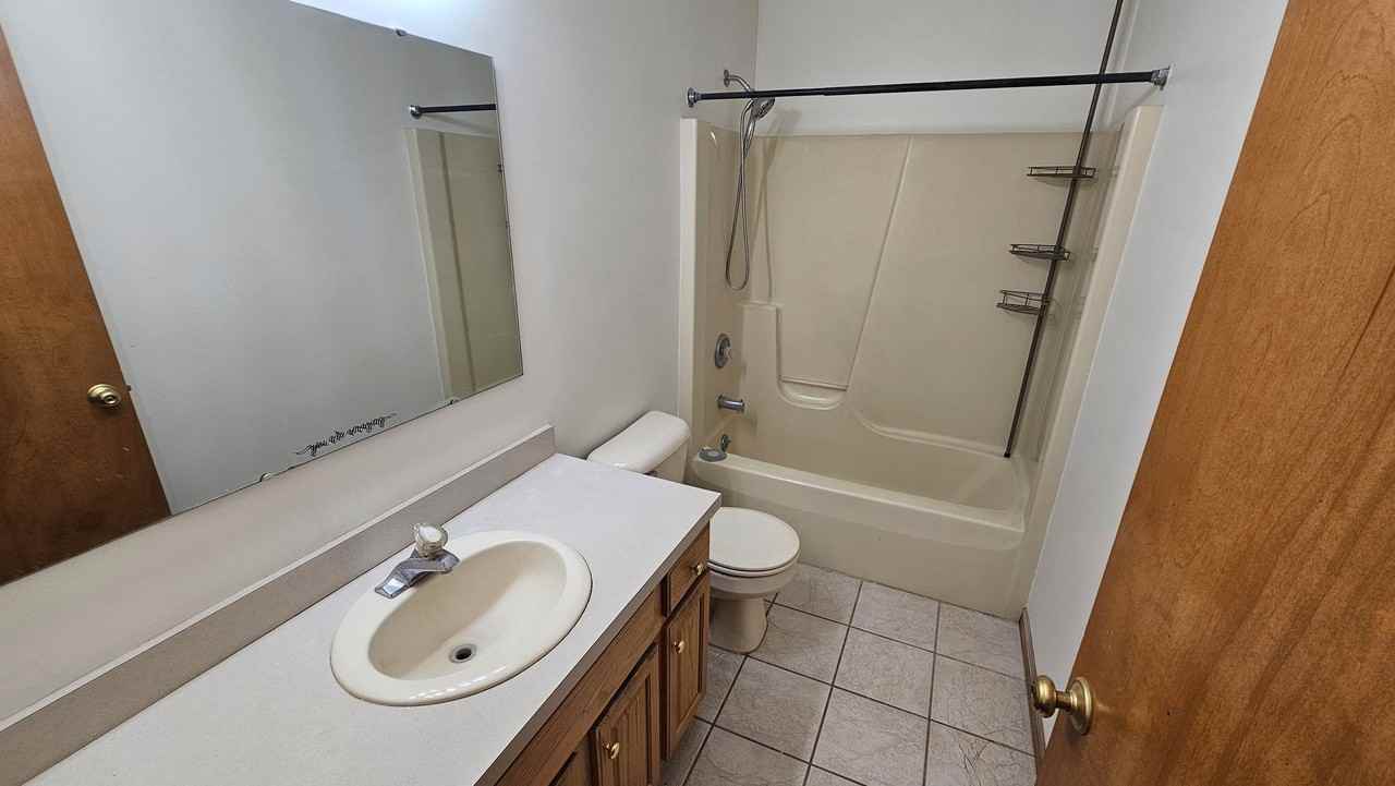 1611 Spring Village Ln - Photo 7 of 15
