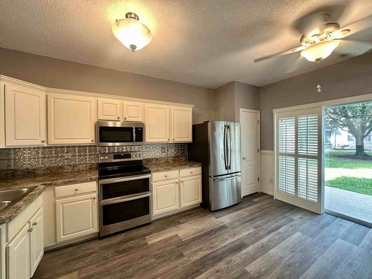 1504 Sawgrass Ln - Photo 6 of 24