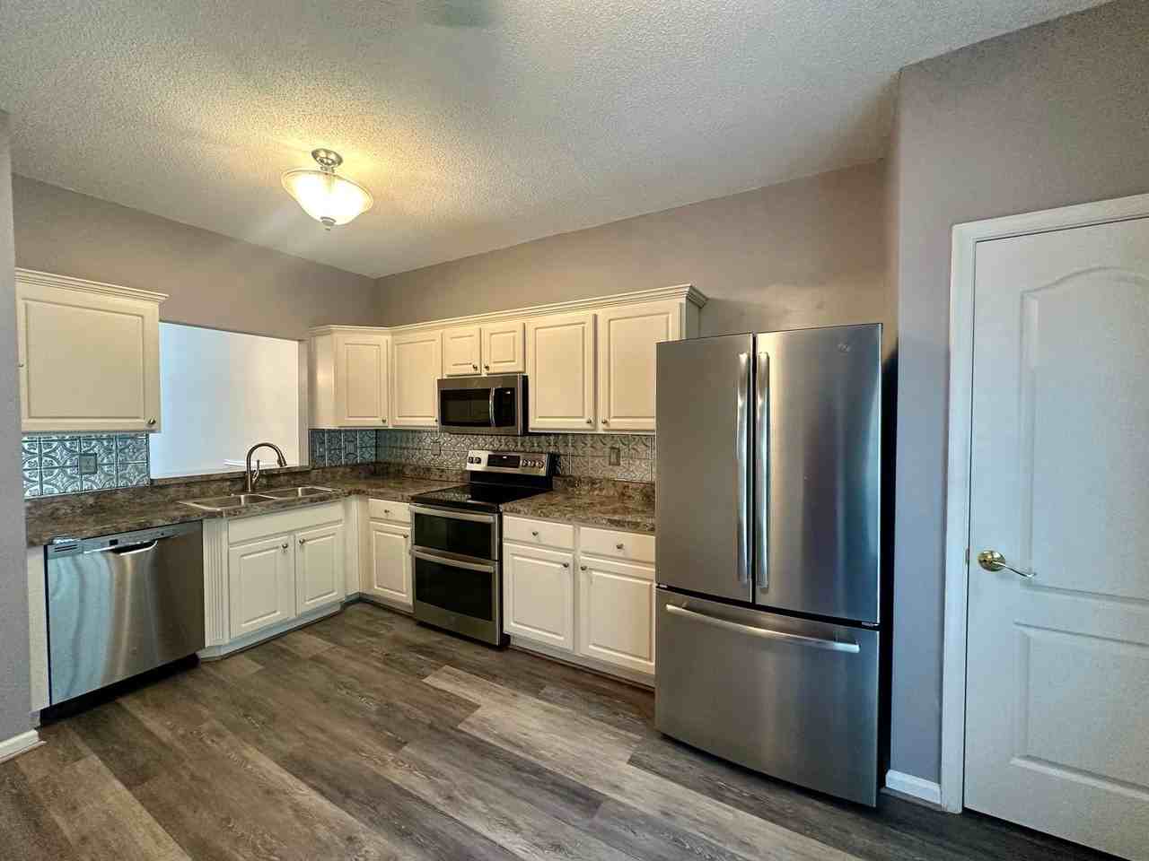 1504 Sawgrass Ln - Photo 7 of 24