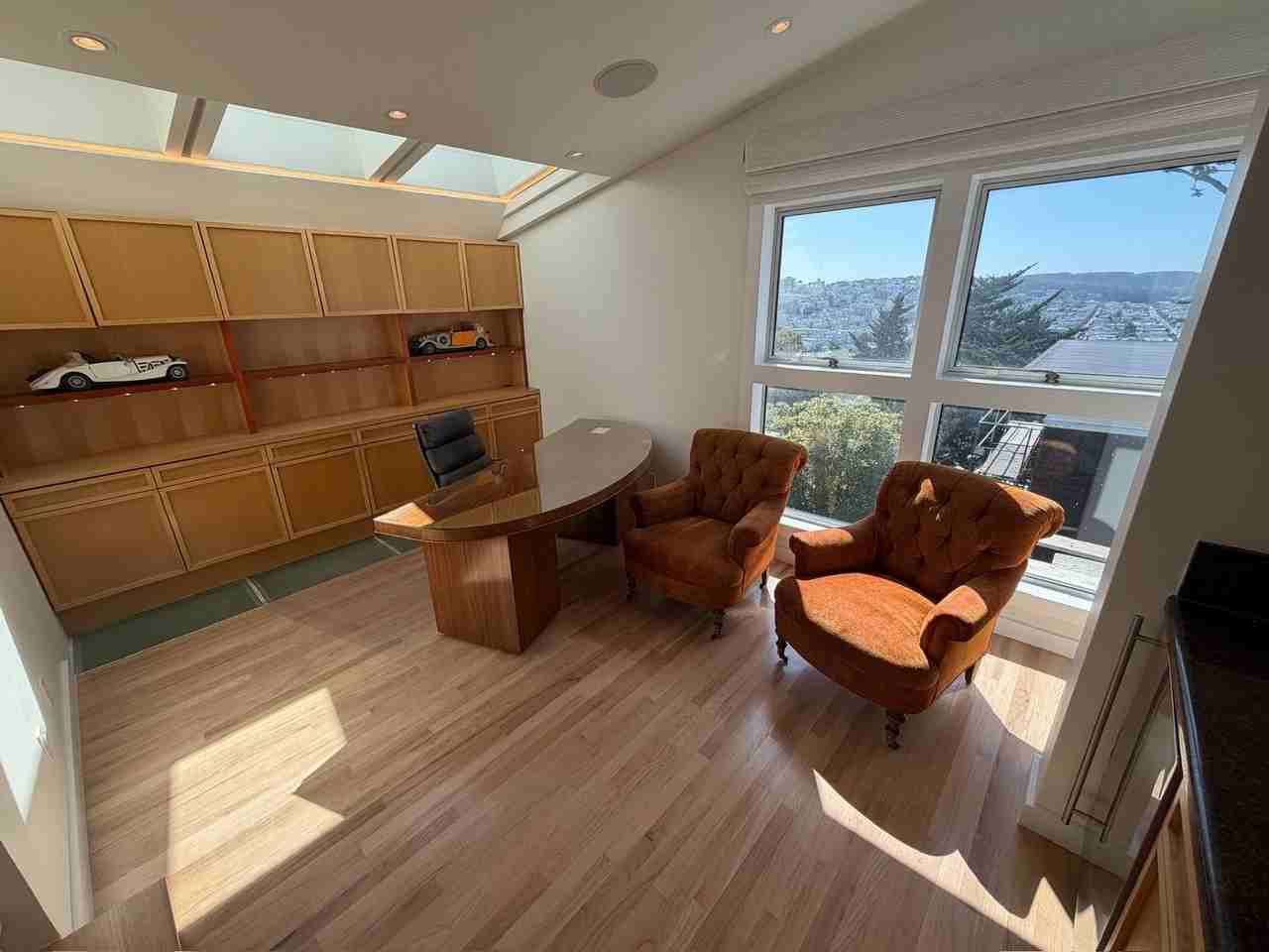 1344 Greenwich St - Photo 7 of 30