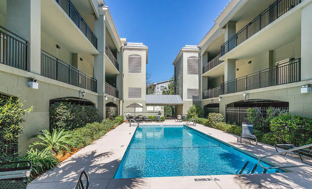 150 Salt Air Dr - Photo 3 of 10