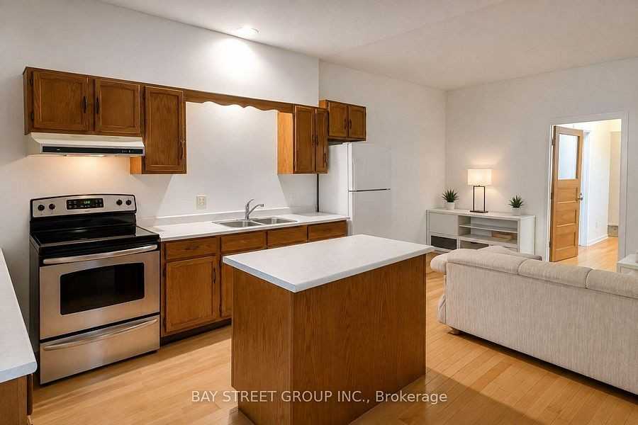 586 Huron Street #Main - Photo 3 of 8