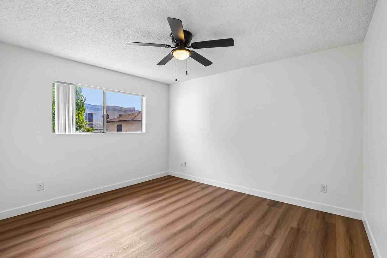 704 40th St. - Photo 2 of 19