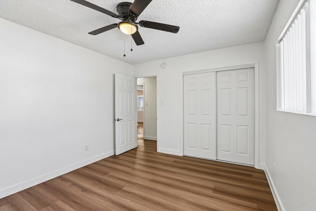 704 40th St. - Photo 3 of 19