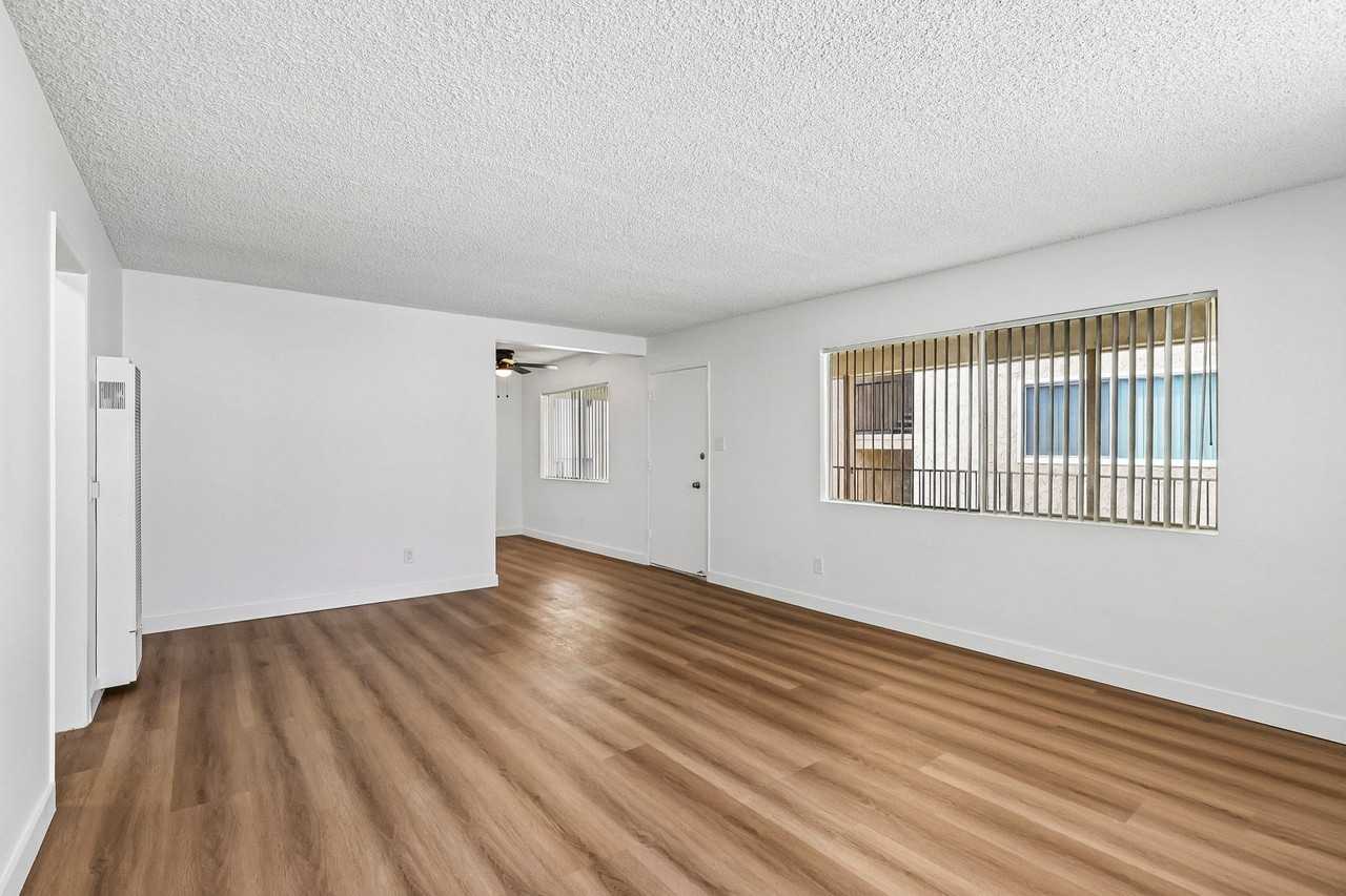 704 40th St. - Photo 7 of 19