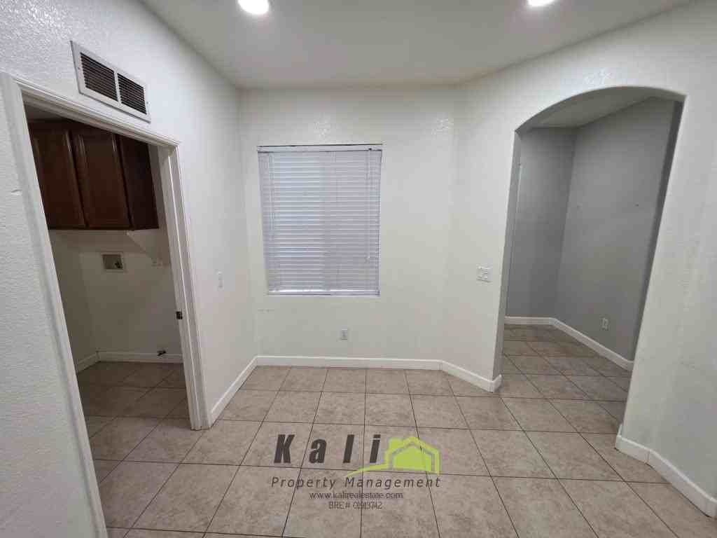 6233 Avenida De Las Vistas - Photo 5 of 18