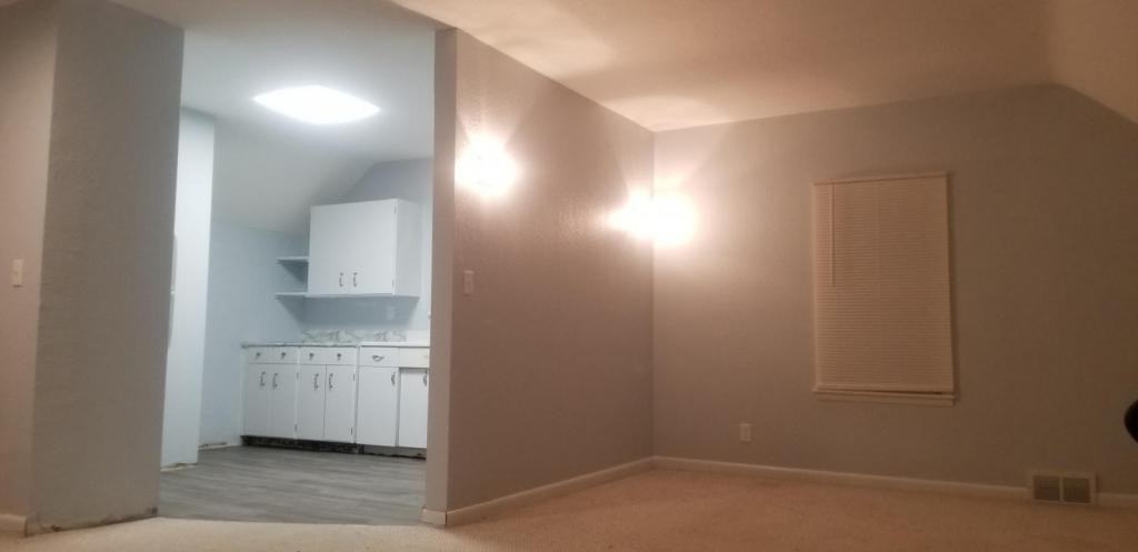 318 4th St Se Apt 2 - Photo 5 of 9