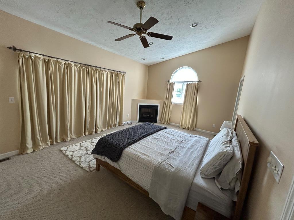 904 Carla Dr - Photo 4 of 12