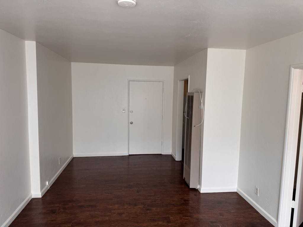 5090 College Ave - Photo 4 of 12
