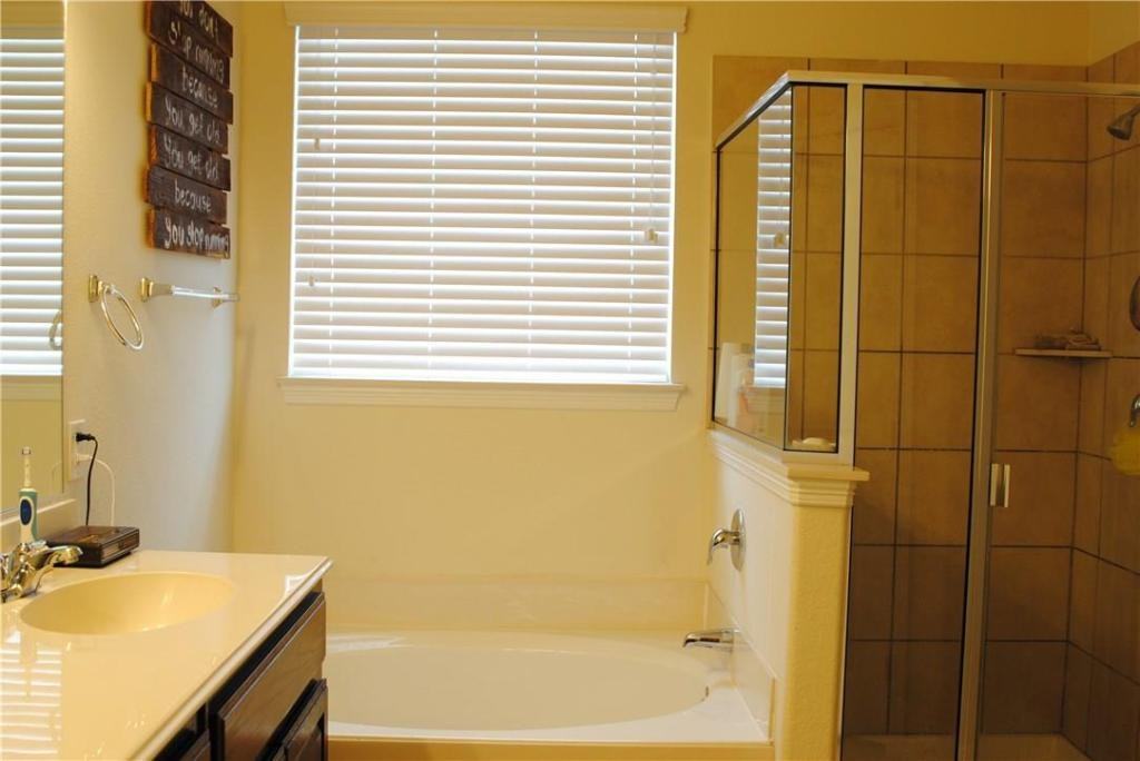601 Sinclair Ct - Photo 6 of 7