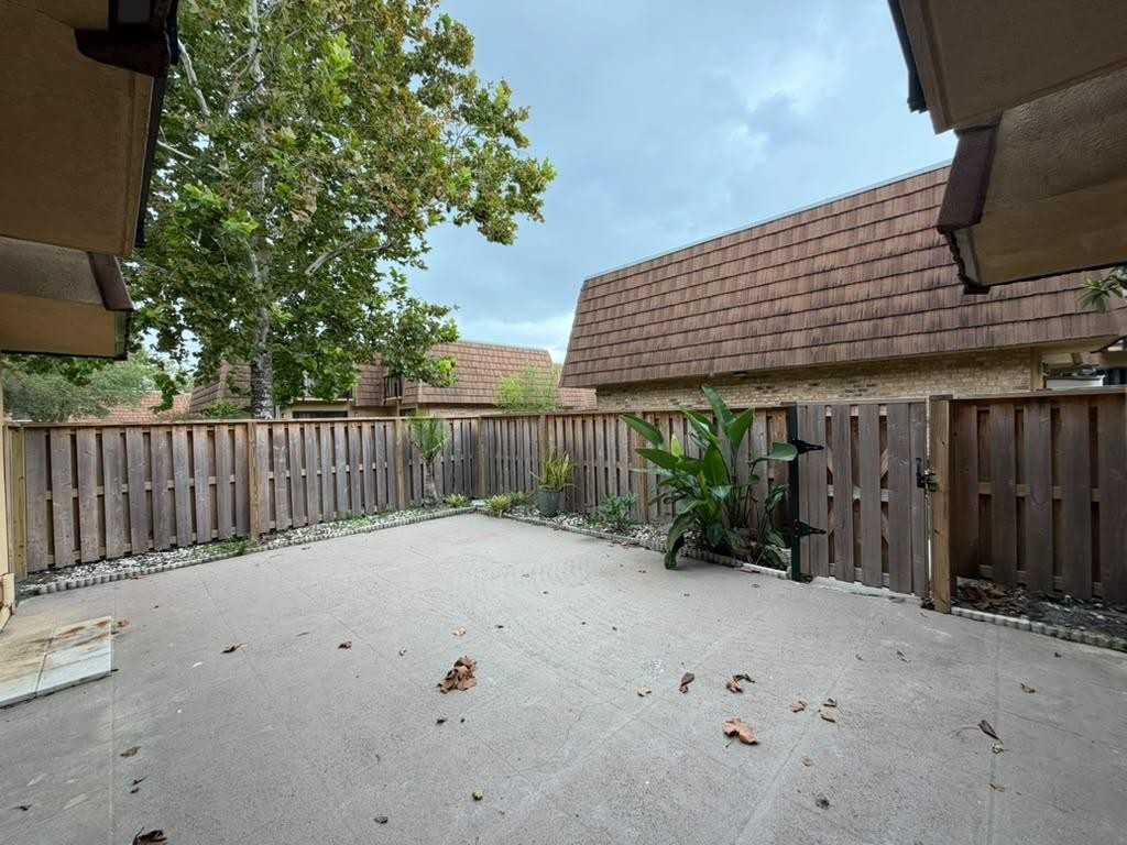 5344 Bamboo Ct - Photo 4 of 50