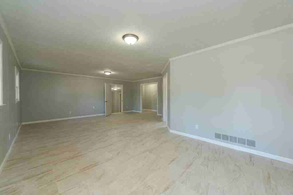 8909 Channing Dr - Photo 2 of 14