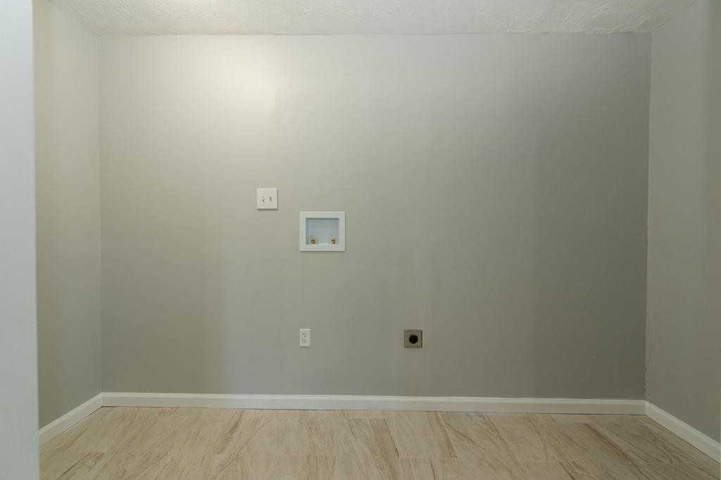 8909 Channing Dr - Photo 5 of 14