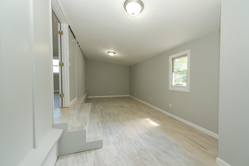 8909 Channing Dr - Photo 6 of 14