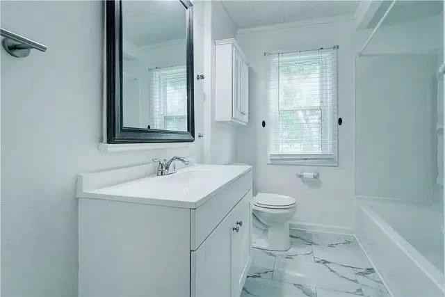 184 Bennett Ave - Photo 3 of 10