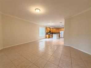 12947 Runswick Ave - Photo 6 of 16