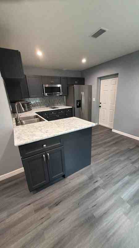 130 Ne 10th Pl - Photo 4 of 21