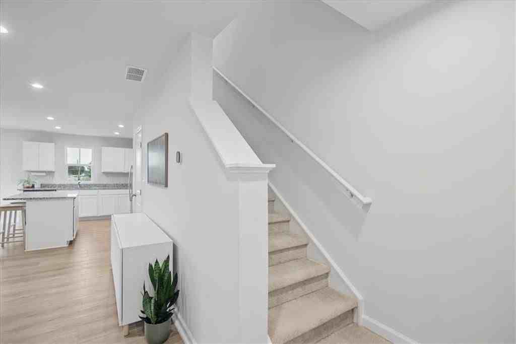 218 Deermont Dr Sw - Photo 4 of 31