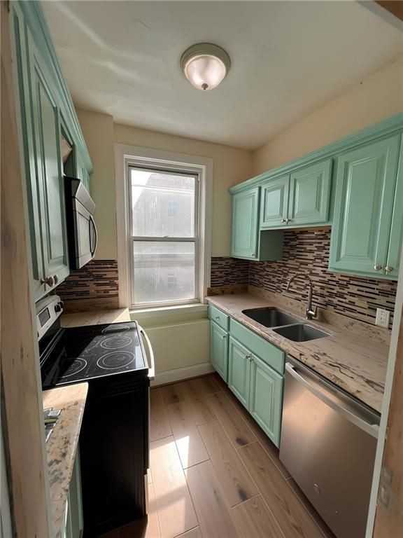 121 Camp St ##2 - Photo 5 of 12