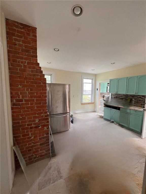 121 Camp St ##2 - Photo 7 of 12