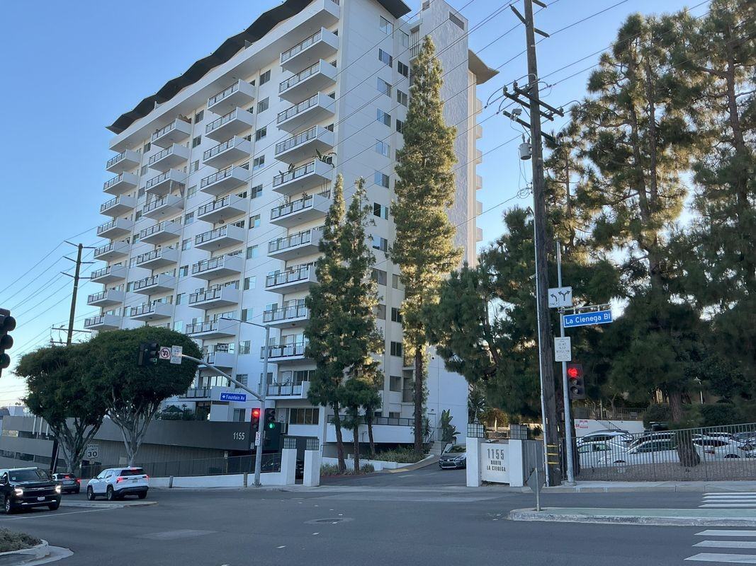 1155 N La Cienega Blvd ##112