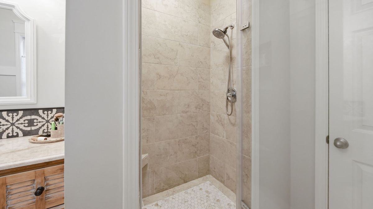 1164 Misty Isle Dr - Photo 2 of 40