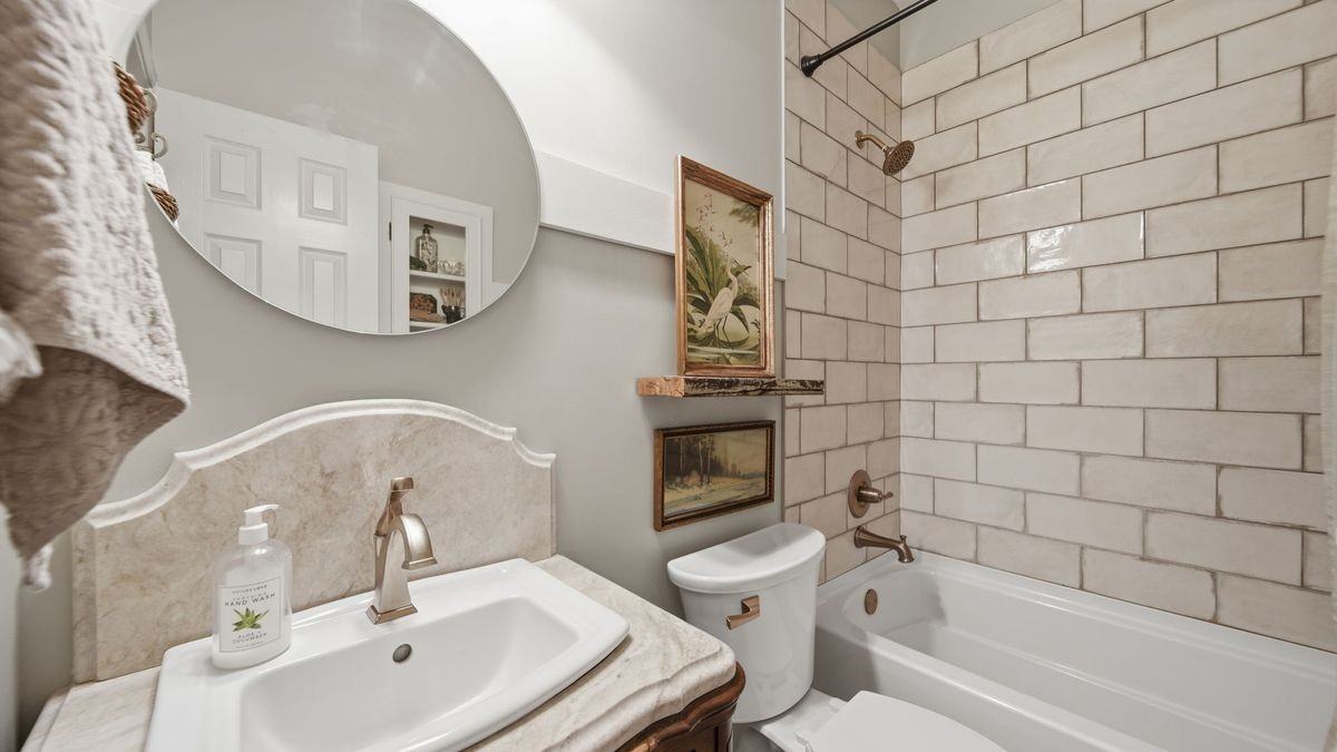 1164 Misty Isle Dr - Photo 3 of 40