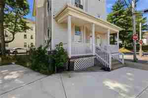 featured image of 374 Douglas Ave ##2