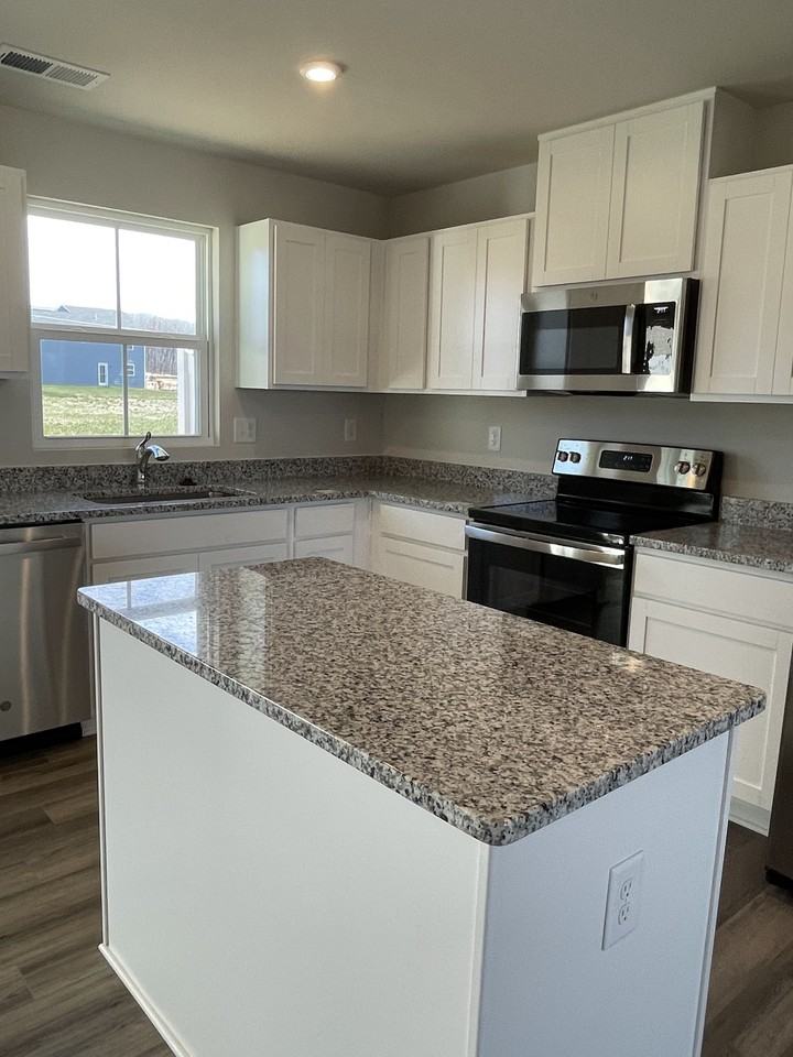 776 Carson Cir - Photo 2 of 6
