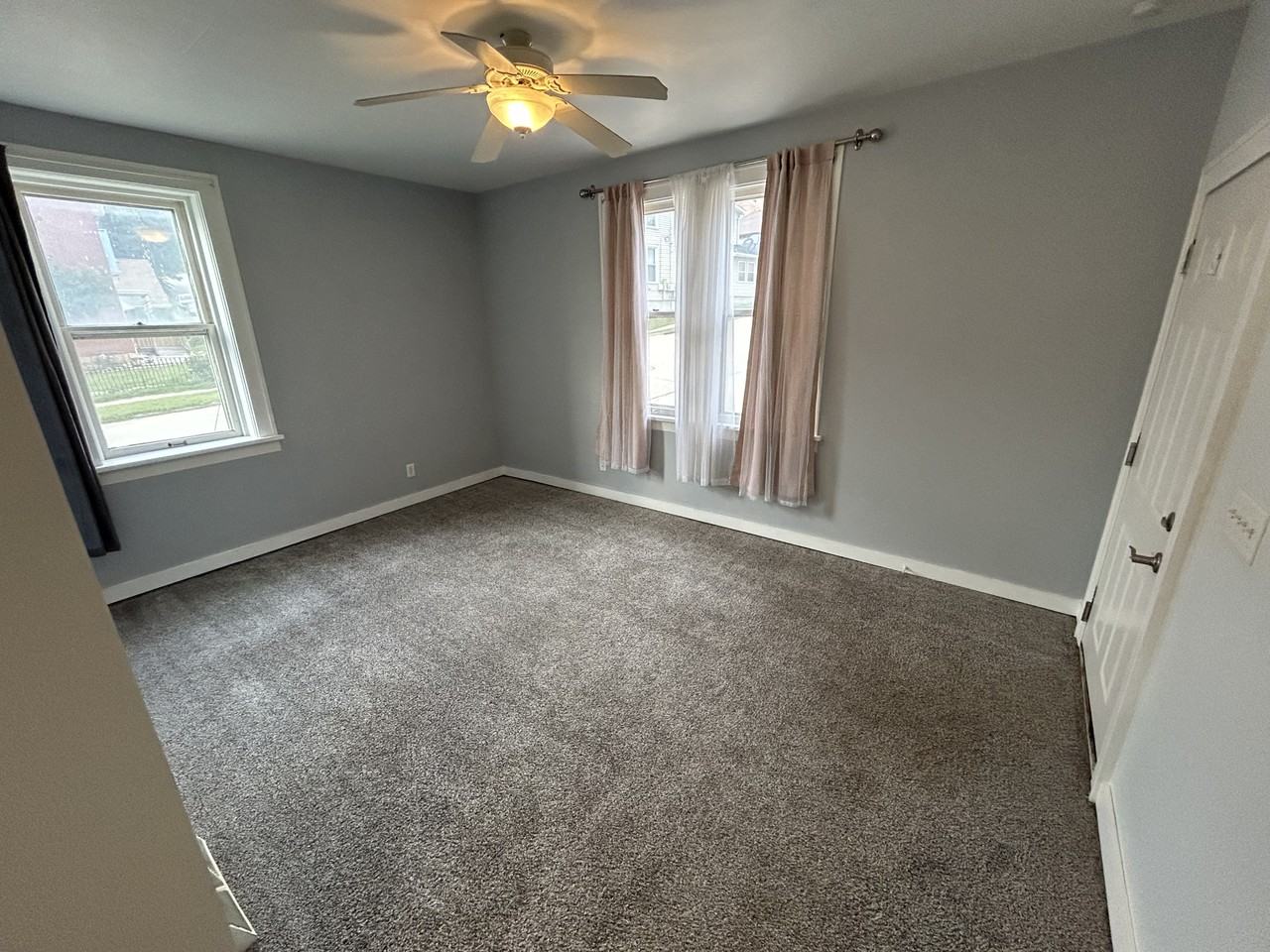 2317 Queen St #1 - Photo 2 of 12