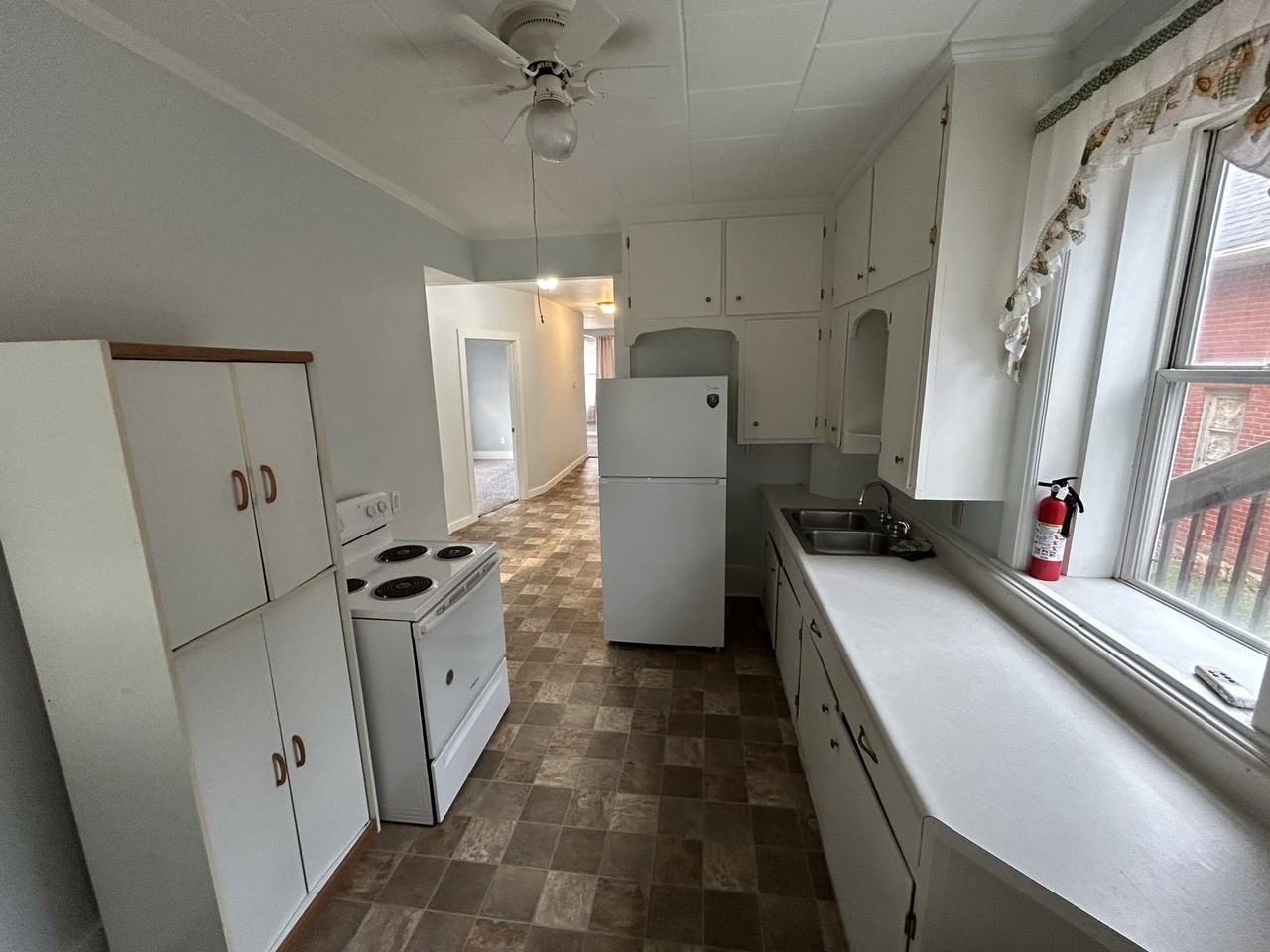 2317 Queen St #1 - Photo 7 of 12