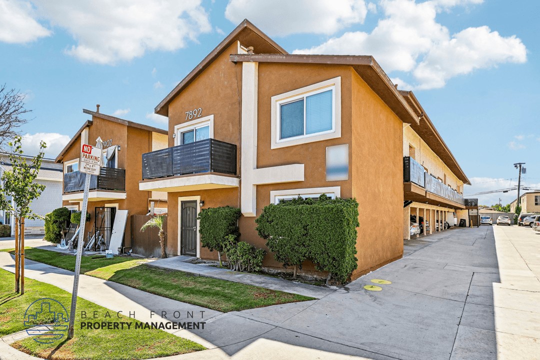 7902 Holt Ave. - Photo 4 of 22