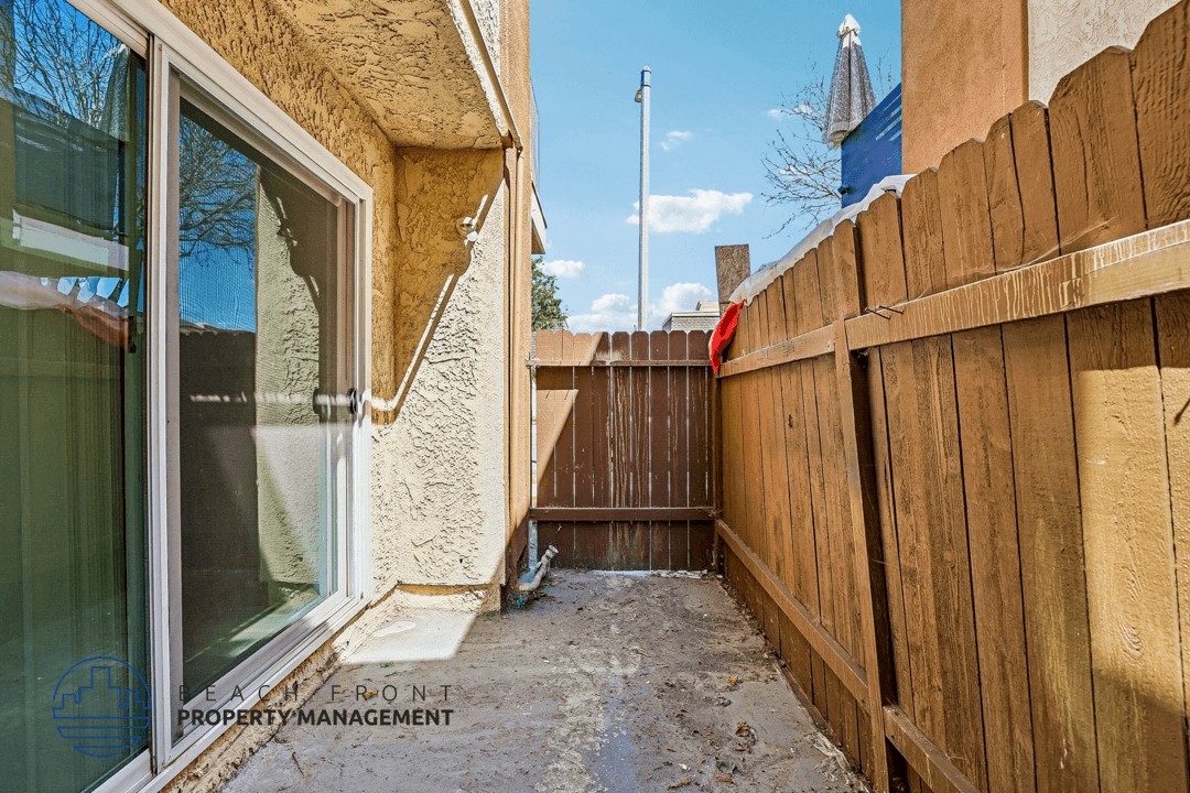 7902 Holt Ave. - Photo 6 of 22