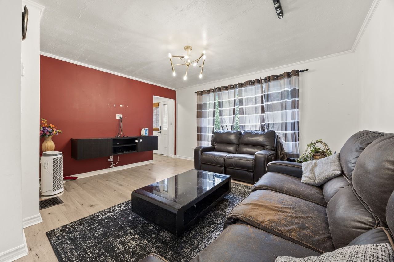 300 10th Avenue - Photo 4 of 20