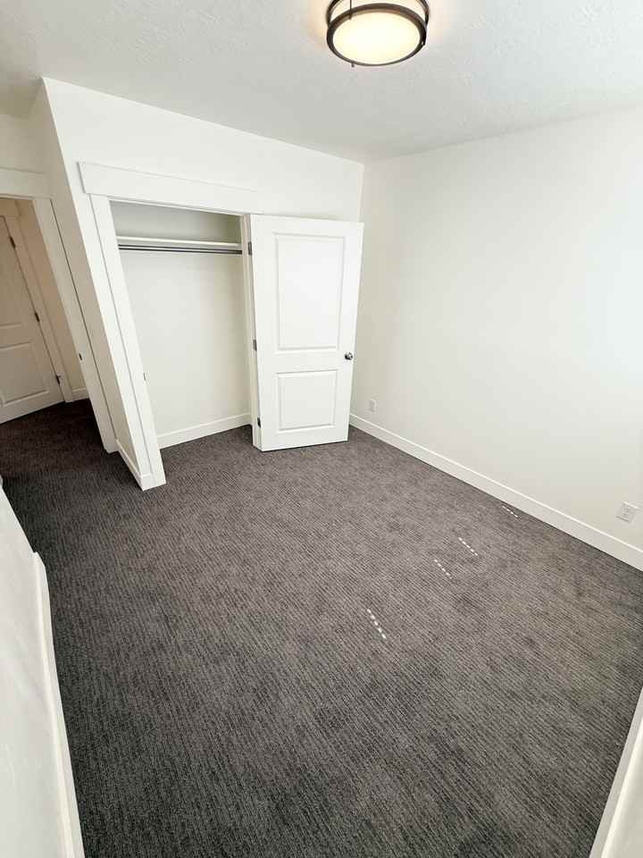 675 Eastsouth Street - Photo 5 of 50