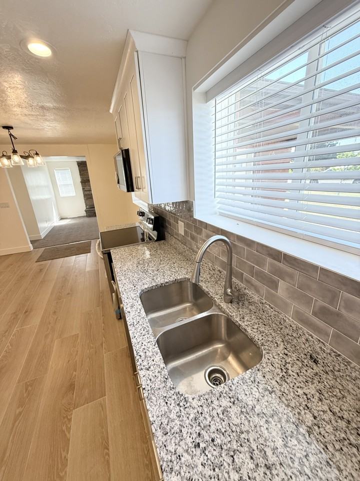 675 Eastsouth Street - Photo 7 of 50