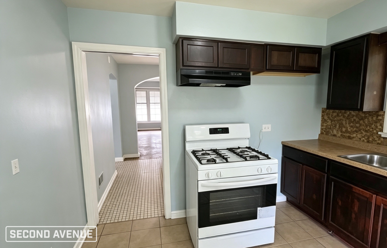 10605 S Indiana Ave - Photo 5 of 9