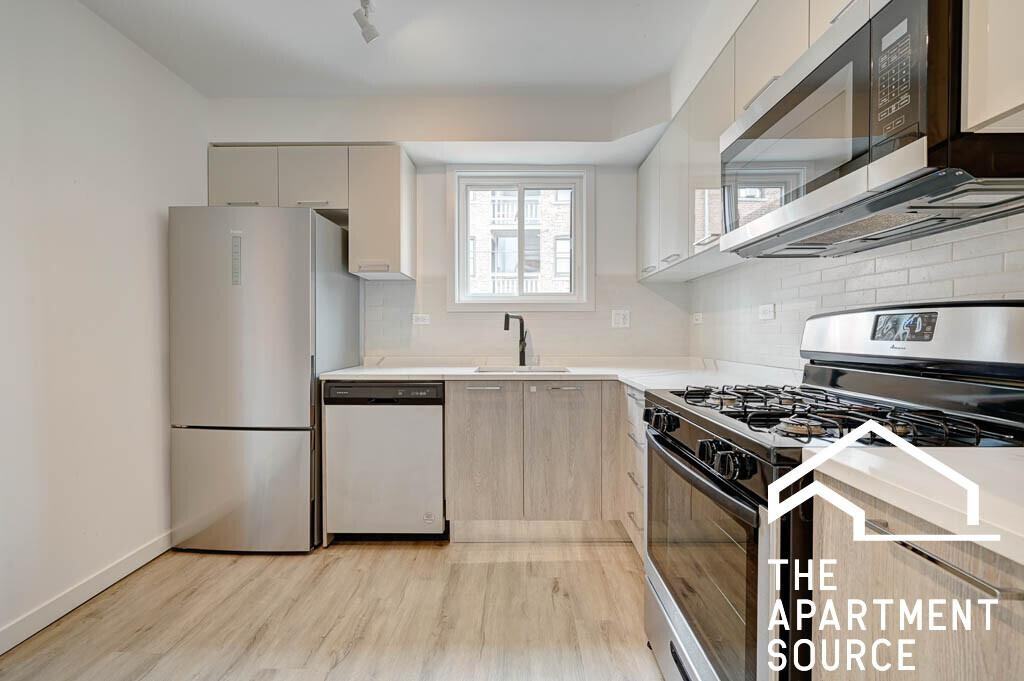 7621 N Sheridan Rd #3H