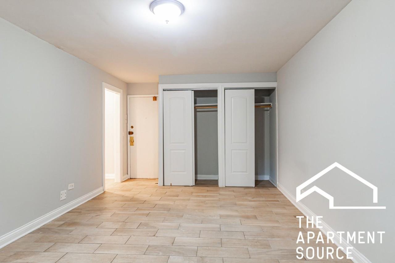 510 W Briar Pl #103 - Photo 5 of 8